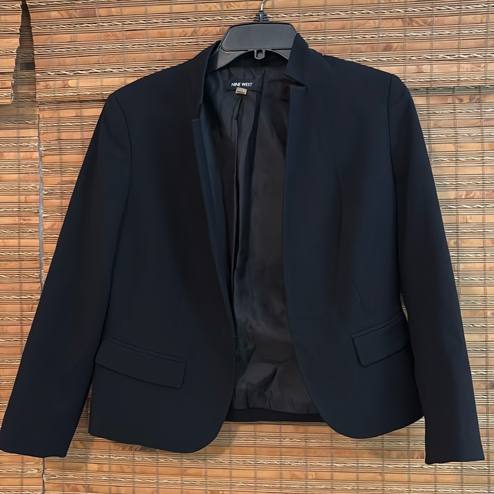 Nine West women’s black suit jacket size 6